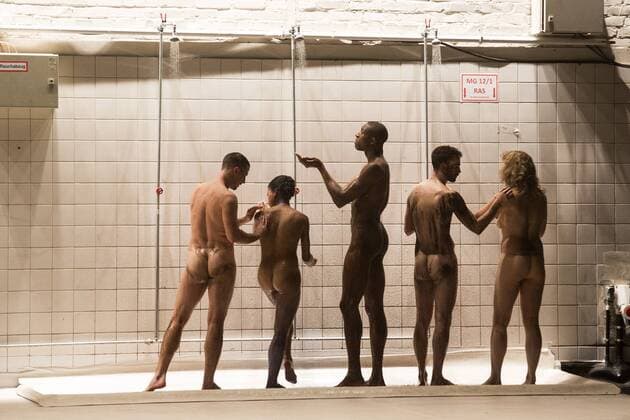 EMBARGO SPERRFRIST Three Stages by Richard Siegal, Ruhrtriennale, PACT Zollverein, Essen, Germany SPERRFRIST EMBARGO bis to 7:00pm, 25 August 2017 Essen, Germany, 23 August 2017. Performers Kevin Quinaou, Corey Scott-Gilbert, Diego Tortelli, Vania Vaz, Zoe Martlew in the piece In Medias Res . American choreographer Richard Siegal presents Three Stages: Model , In Medias Res and as a world premiere El Dorado at PACT Zollverein for the Ruhrtriennale cultural festival 2017. For editorial use only in connection with Ruhrtriennale reporting