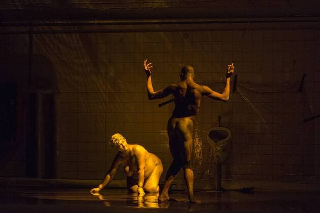 EMBARGO SPERRFRIST Three Stages by Richard Siegal, Ruhrtriennale, PACT Zollverein, Essen, Germany SPERRFRIST EMBARGO bis to 7:00pm, 25 August 2017 Essen, Germany, 23 August 2017. Corey Scott-Gilbert in El Dorado. Sandra Balkmann as Golden Girl. American choreographer Richard Siegal presents Three Stages: Model , In Medias Res and as a world premiere El Dorado at PACT Zollverein for the Ruhrtriennale cultural festival 2017. For editorial use only in connection with Ruhrtriennale reporting