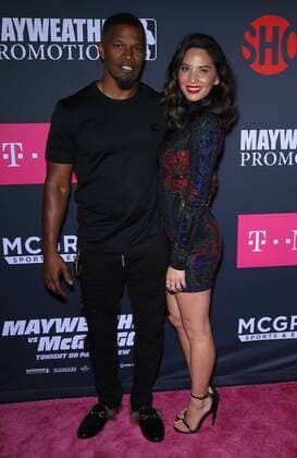 Bilder des Tages August 26, 2017 - Las Vegas, NV, U.S. - 26 August 2017 - Las Vegas, NV - Jamie Foxx, Olivia Munn. Mayweather vs McGregor pre-fight VIP Red Carpet at T-Mobile Arena. Credit: mjt AdMedia Las Vegas U.S. - ZUMAa123 20170826_zaa_a123_205 Copyright: xMjtAdmediax
