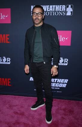 220126 MJT AdMedia Starface 2017-08-26 NV Las Vegas Etats-Unis Les people arrivent au combat de boxe entre Mayweather vs McGregor - 26 August 2017 - Las Vegas, NV - Jeremy Piven. Mayweather vs McGregor pre-fight VIP Red Carpet at T-Mobile Arena. Piven, Jeremy  Copyright: xMJT AdMediax STAR_220126_003