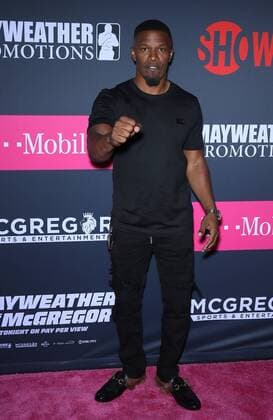 220126 MJT AdMedia Starface 2017-08-26 NV Las Vegas Etats-Unis Les people arrivent au combat de boxe entre Mayweather vs McGregor - 26 August 2017 - Las Vegas, NV - Jamie Foxx. Mayweather vs McGregor pre-fight VIP Red Carpet at T-Mobile Arena. Foxx, Jamie  Copyright: xMJT AdMediax STAR_220126_015