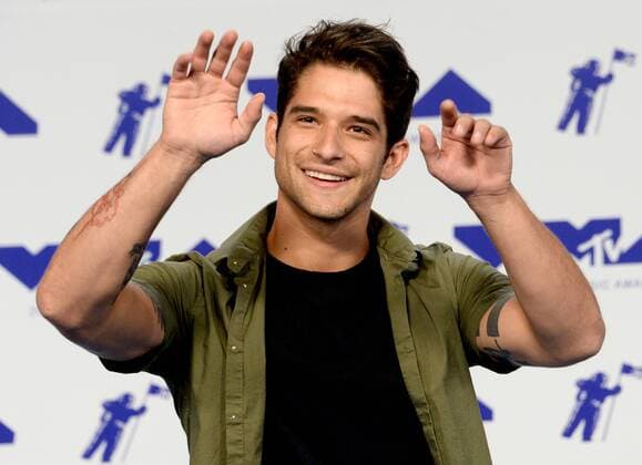 Tyler Posey arrives for the 34th annual MTV Video Music Awards at The Forum in Inglewood, California on August 27, 2017.  LAP201708270203 JIMxRUYMEN