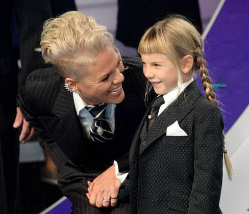 Bilder des Tages Pink and Willow Sage Hart arrive for the 34th annual MTV Video Music Awards at The Forum in Inglewood, California on August 27, 2017.  LAP201708270315 JIMxRUYMEN