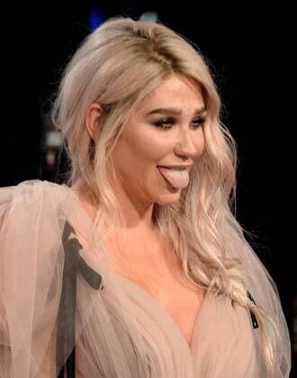 Bilder des Tages Kesha arrives for the 34th annual MTV Video Music Awards at The Forum in Inglewood, California on August 27, 2017.  LAP201708270372 JIMxRUYMEN