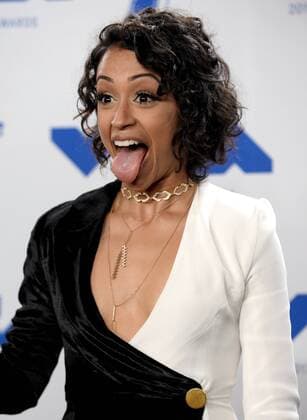 Bilder des Tages Liza Koshy appears backstage during the 34th annual MTV Video Music Awards at The Forum in Inglewood, California on August 27, 2017.  LAP201708270548 JIMxRUYMEN