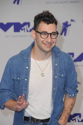 August 27, 2017 - Los Angeles, CA, U.S. - 27 August 2017 - Los Angeles, California - Jac Antonoff. 2017 MTV Video Music Awards held at The Forum in Los Angeles. Photo Credit: AdMedia Los Angeles U.S. - ZUMAa123 20170827_zaa_a123_603 Copyright: xBirdiexThompsonx