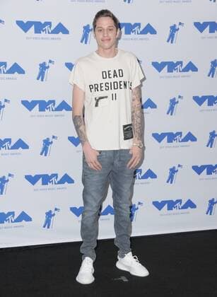 220149 Birdie Thompson AdMedia Starface 2017-08-27 CA Los Angeles Etats-Unis 2017 MTV Video Music Awards. Salle de presse. 27 August 2017 - Los Angeles, California - Pete Davidson. 2017 MTV Video Music Awards - Press Room, held at The Forum in Los Angeles. Photo Credit: Birdie Thompson AdMedia  Copyright: xBirdiexThompson AdMediax STAR_220149_017