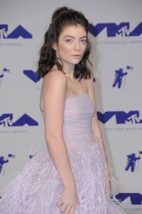 August 27, 2017 - Los Angeles, CA, U.S. - 27 August 2017 - Los Angeles, California - Lorde. 2017 MTV Video Music Awards held at The Forum in Los Angeles. Photo Credit: AdMedia Los Angeles U.S. - ZUMAa123 20170827_zaa_a123_234 Copyright: xBirdiexThompsonx