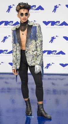 August 27, 2017 - Inglewood, California, U.S - Bremen Rock arrives at the 2017 MTV Video Music Awards held at the Fabulous Forum in Inglewood Los Angeles on Sunday afternoon. Inglewood U.S. - ZUMAb102 20170827_zaf_b102_086 Copyright: xDavidxBrox