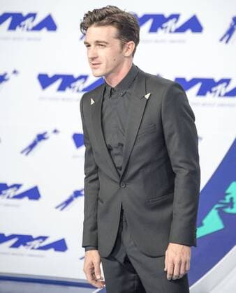 August 27, 2017 - Inglewood, California, U.S - Drake Bell arrives at the 2017 MTV Video Music Awards held at the Fabulous Forum in Inglewood Los Angeles on Sunday afternoon. Inglewood U.S. - ZUMAb102 20170827_zaf_b102_091 Copyright: xDavidxBrox
