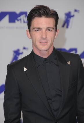 August 27, 2017 - Los Angeles, CA, U.S. - 27 August 2017 - Los Angeles, California - Drake Bell. 2017 MTV Video Music Awards held at The Forum in Los Angeles. Photo Credit: AdMedia Los Angeles U.S. - ZUMAa123 20170827_zaa_a123_255 Copyright: xBirdiexThompsonx