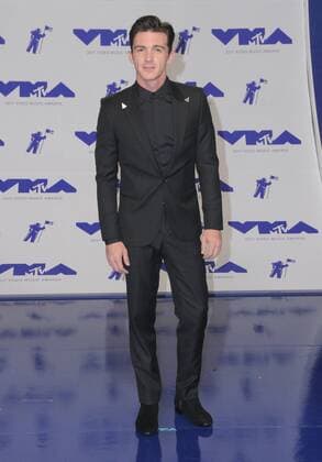 August 27, 2017 - Los Angeles, CA, U.S. - 27 August 2017 - Los Angeles, California - Drake Bell. 2017 MTV Video Music Awards held at The Forum in Los Angeles. Photo Credit: AdMedia Los Angeles U.S. - ZUMAa123 20170827_zaa_a123_258 Copyright: xBirdiexThompsonx