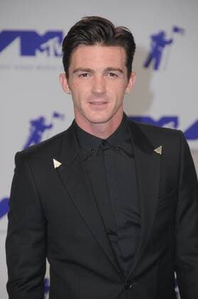August 27, 2017 - Los Angeles, CA, U.S. - 27 August 2017 - Los Angeles, California - Drake Bell. 2017 MTV Video Music Awards held at The Forum in Los Angeles. Photo Credit: AdMedia Los Angeles U.S. - ZUMAa123 20170827_zaa_a123_261 Copyright: xBirdiexThompsonx