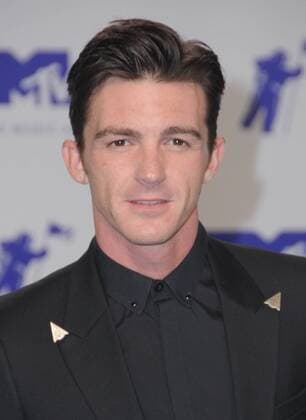 August 27, 2017 - Los Angeles, CA, U.S. - 27 August 2017 - Los Angeles, California - Drake Bell. 2017 MTV Video Music Awards held at The Forum in Los Angeles. Photo Credit: AdMedia Los Angeles U.S. - ZUMAa123 20170827_zaa_a123_264 Copyright: xBirdiexThompsonx