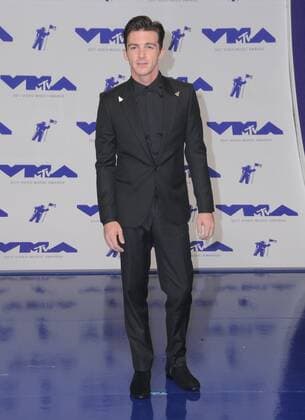 August 27, 2017 - Los Angeles, CA, U.S. - 27 August 2017 - Los Angeles, California - Drake Bell. 2017 MTV Video Music Awards held at The Forum in Los Angeles. Photo Credit: AdMedia Los Angeles U.S. - ZUMAa123 20170827_zaa_a123_265 Copyright: xBirdiexThompsonx