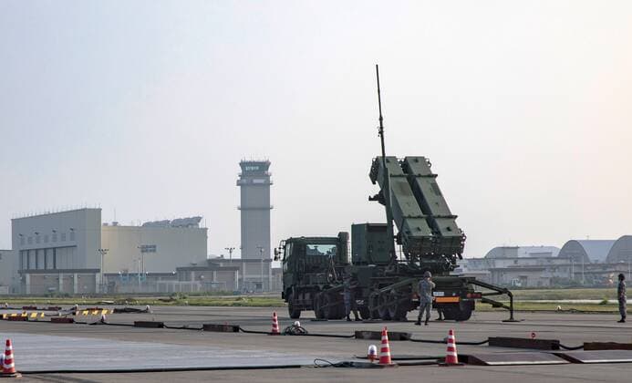 August 29, 2017 - Iwakuni, Yamaguchi, Japan - Soldiers with the Japanese Air Self-Defense 2nd Air Defense Missile Group, set up a MIM-104 Patriot Missile system at MCAS Iwakuni August 29, 2017 in Iwakuni, Yamaguchi, Japan. The deployment follows the launch of a North Korean ballistic missile test that flew over Japan on August 28th. Iwakuni Japan - ZUMAp138 20170829_zaa_p138_001 Copyright: xAaronxHensonx