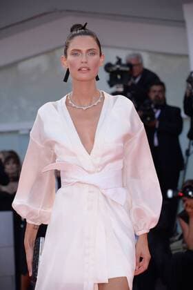 Mostra. 74eme Festival International du Cinema de Venise. Ouverture avec la presentation du film Downsizing . 74eme Festival International du Cinema de Venise.74th Mostra. Downsizing Red carpet .Bianca Balti . 220218 Degun Starface 2017-08-30 Venise Italie  Copyright: xDegunx xStarfacex STAR_220218_007