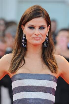 74. Filmfestspiele in Venedig, Italien. Isabeli Fontana walks the red carpet ahead of the Downsizing screening and at the opening ceremony during the 74th Venice Film Festival in Venice, Italy.