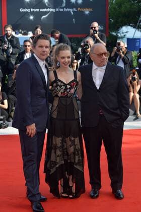 Bilder des Tages 74th Venice Film Festival 2017, red carpet film First Reformed . Pictured: Amanda Seyfried, Ethan Hawke, Paul Schrader  Copyright: xSimonexComi Veneziax xIPAx xVeneziax