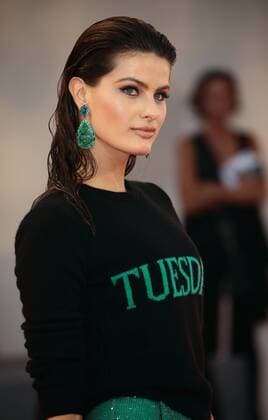 August 31, 2017 - Venice, Italy - Isabeli Fontana walks the red carpet ahead of the The Shape Of Water screening during the 74th Venice Film Festival in Venice, Italy, on August 31, 2017. Venice Italy  - ZUMAn230 20170831_zaa_n230_637 Copyright: xMatteoxChinellatox