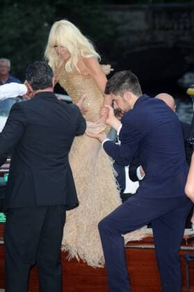 74th Venice Film Festival, Celebrities arrive at Excelsior pier to attend The Franca Sozzani Award - 47th Venice Film Festival Pictured: Donatella Versace  Copyright: xAlbertoxTerenghi Veneziax2017x x xVeneziax