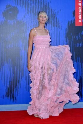 74th Venice Film Festival 2017, Red Carpet Franca Sozzanzi Award, Pictured: Carolina Kurkova  Copyright: xSimonexComi Veneziax xIPAx xVeneziax