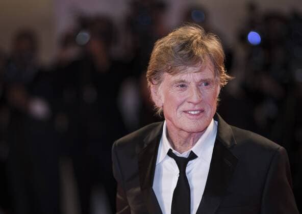 (170902) -- VENICE, Sept. 2, 2017 -- Actor Robert Redford poses on the red carpet to receive the Golden Lion Award for Lifetime Achievement at the 74th Venice Film Festival in Venice, Italy, on Sept. 1, 2017. Hollywood icons Robert Redford and Jane Fonda were awarded the Golden Lions for Lifetime Achievement. ) (yy) ITALY-VENICE-FILM FESTIVAL-GOLDEN LIONS FOR LIFETIME ACHIEVEMENT-JANE FONDA-ROBERT REDFORD jinxyu 