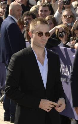 43eme Festival du Cinema Americain de Deauville. Photocall du film Good Time en présence de l acteur Robert Pattinson . 43th Deauville American Film festival. Robert Pattinson poses in frot of his dedicated beach locker room on promenade les planches 220307 Arnal-Lefranc Starface 0000-00-00 Deauville France Pattinson, Robert  Copyright: xArnal-Lefrancx STAR_220307_016