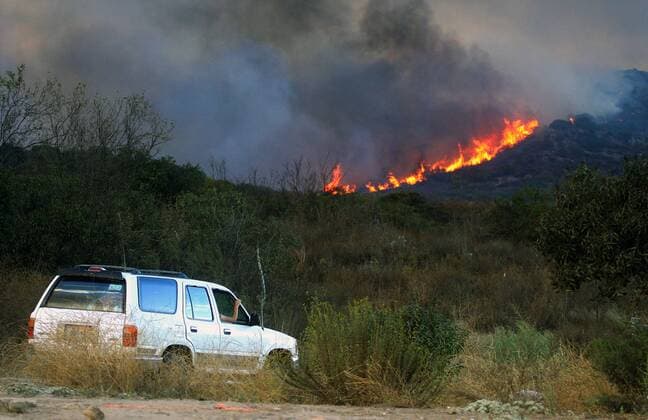 A strong forest fire is recorded on the outskirts of the city of Ensenada, in the state of Baja California, Mexico, on 2 September 2017. Civil Protection indicated that for the moment, shrubs and grass have been burned in the zone of Piedras Gordas, although it could reach the wooded area and make it difficult to put out the fire. FOREST FIRE IN MEXICO !ACHTUNG: NUR REDAKTIONELLE NUTZUNG!  Copyright: xAlejandroxZepedax MEX30 20170903-636400146325649038