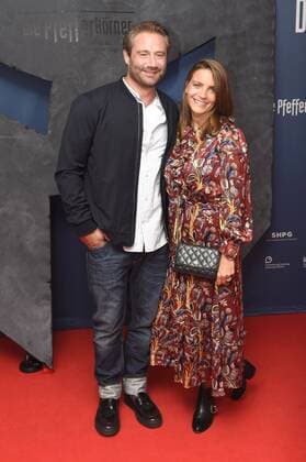 Sasha mit Gattin Julia bei der Premiere des Kinofilms Die Pfefferkörner und der Fluch des schwarzen Königs im Cinemaxx am Dammtor. Hamburg, 03.09.2017 Foto:xC.xNiehausx xFuturexImage