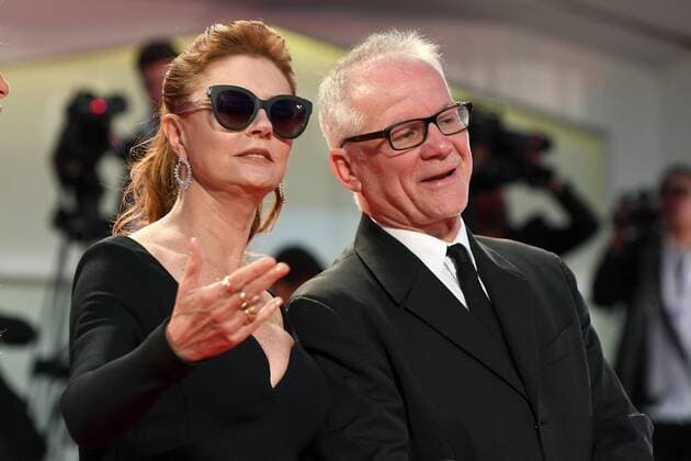 American actress Susan Sarandon and director of the Institut Lumière and of the Cannes Film Festiva Thierry Fremaux attend the 74th Venice Film Festival on the Lido in Venice on September 3, 2017.  LON20170903273 PAULxTREADWAY