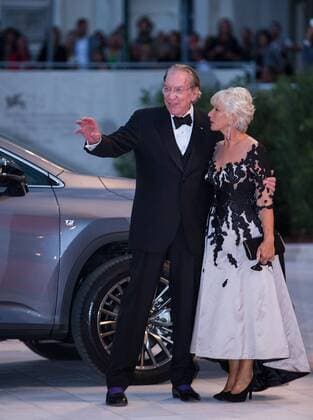 (170904) -- VENICE, Sept. 4, 2017 -- Actor Donald Sutherland (L) and actress Helen Mirren attend the premiere of the movie The Leisure Seeker at the 74th Venice Film Festival in Venice, Italy, Sept. 3, 2017. )(jmmn) ITALY-VENICE-FILM FESTIVAL- THE LEISURE SEEKER -PREMIERE JinxYu 