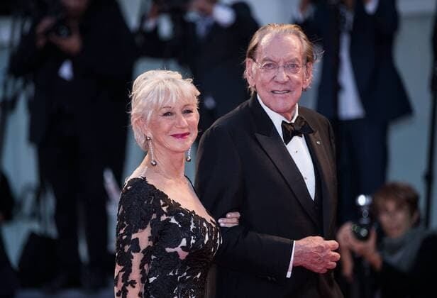 (170904) -- VENICE, Sept. 4, 2017 -- Actor Donald Sutherland (R) and actress Helen Mirren attend the premiere of the movie The Leisure Seeker at the 74th Venice Film Festival in Venice, Italy, Sept. 3, 2017. )(jmmn) ITALY-VENICE-FILM FESTIVAL- THE LEISURE SEEKER -PREMIERE JinxYu 