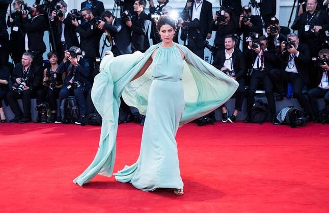 (170904) -- VENICE, Sept. 4, 2017 -- Giulia Bevilacqua arrives on the red carpet for the premiere of the movie The Leisure Seeker at the 74th Venice Film Festival in Venice, Italy, Sept. 3, 2017. ) (jmmn) ITALY-VENICE-FILM FESTIVAL- THE LEISURE SEEKER -RED CARPET JinxYu 