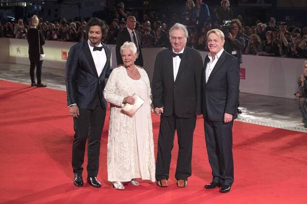 Ali Fazal, Judi Dench, Stephen Frears and Eddie Izzard attending the Victoria & Abdul premiere at the 74th Venice International Film Festival at the Palazzo del Cinema on September 03, 2017 in Venice, Italy Foto:xDaziramx xFuturexImage