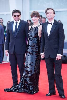 (170905) -- VENICE, Sept. 5, 2017 -- Director Sebastiano Riso, actress Micaela Ramazzotti and actor Patrick Bruel (R to L) pose on the red carpet before the premiere of the movie Una Famiglia at the 74th Venice Film Festival in Venice, Italy, Sept. 4, 2017. )(yy) ITALY-VENICE-FILM FESTIVAL- UNA FAMIGLIA -PREMIERE jinxyu 