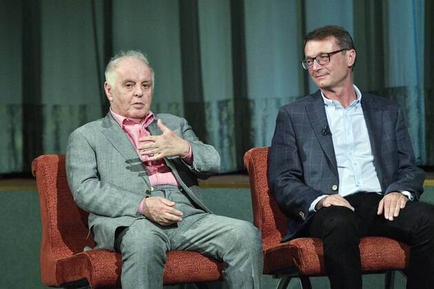 Argentine-Israeli conductor Daniel Barenboim (left) and Czech director Martin Suchanek take part in the discussion within the premiere of their documentary film named Barenboim: Smetana - Ma vlast (Barenboim: Smetana - My Homeland), in Prague, Czech Republic, on September 5, 2017. (CTKxPhoto MichalxDolezal) CTKPhotoP201709051004701  dol 004