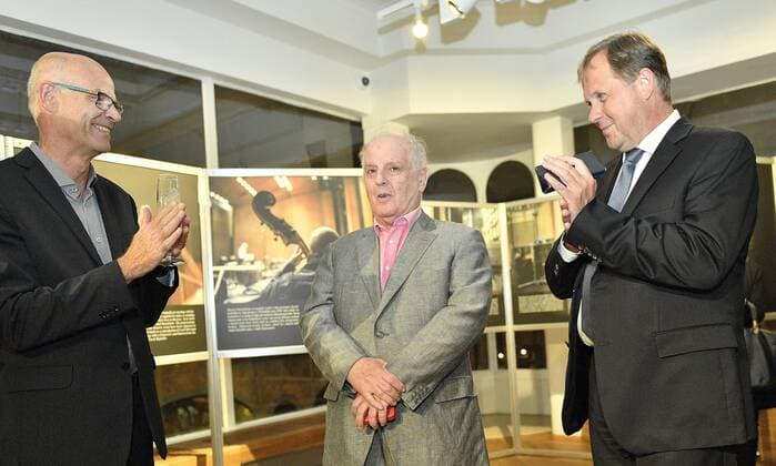 L-R Director of the Prague Spring International Music Festival Roman Belor, Argentine-Israeli conductor Daniel Barenboim and CEO of the Czech Television take part in the the premiere of Czech director Martin Suchanek s documentary film named Barenboim: Smetana - Ma vlast (Barenboim: Smetana - My Homeland), in Prague, Czech Republic, on September 5, 2017. (CTKxPhoto MichalxDolezal) CTKPhotoP201709051007801  dol 012