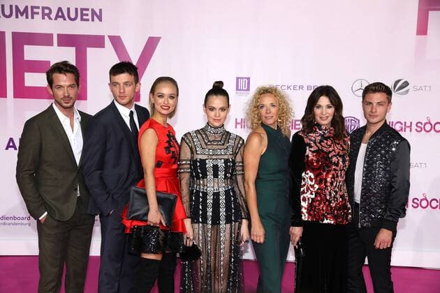 Marc Benjamin, Jannis Niewöhner, Caro Cult, Emilia Schüle, Katja Riemann, Iris Berben und Jannik Schümann bei der High Society Film Premiere am 5.09.2017 in Berlin High Society Filmpremiere in Berlin, 2017 