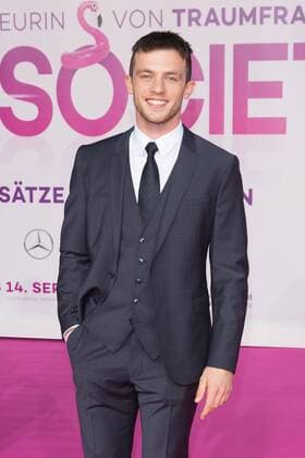 Jannis Niewoehner - Weltpremiere von High SOCIETY im CineStar SONY CENTER am Potsdamer Platz in Berlin am 05.09.2017. Weltpremiere HIGH SOCIETY