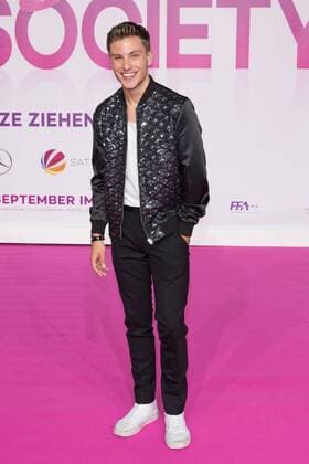 Jannik Schuemann - Weltpremiere von High SOCIETY im CineStar SONY CENTER am Potsdamer Platz in Berlin am 05.09.2017. Weltpremiere HIGH SOCIETY