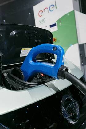 The new Nissan LEAF on display during a World Premiere event at Makuhari Messe Convention Center on September 6, 2017, Chiba, Japan. Hiroto Saikawa, Nissan President and CEO, introduced the new model LEAF which has an extended range of 400km per charge and includes Nissan s ProPILOT autonomous driving technology. The zero emission vehicle will be available in Japan from October 2nd and in the US, Canada and Europe from January 2018.  (gxta_nissanleafworldpremiere046)