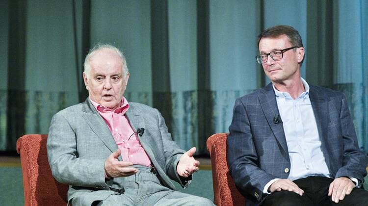 Argentine-Israeli conductor Daniel Barenboim (left) and Czech director Martin Suchanek take part in the discussion within the premiere of their documentary film named Barenboim: Smetana - Ma vlast (Barenboim: Smetana - My Homeland), in Prague, Czech Republic, on September 5, 2017. (CTKxPhoto MichalxDolezal) CTKPhotoP201709050976401  dol 005