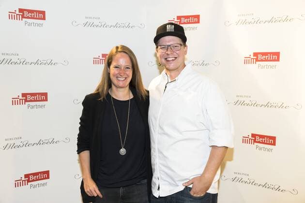 Katharina Kurz und Ben Pommer vom Berliner Szenerestaurant 2017 BRLO BRWHOUSE bei der Preisvergabe der Berliner Meisterkoeche 2017 beim Data Space in Berlin am 6. September 2017. Preisvergabe der Berliner Meisterkoeche 2017