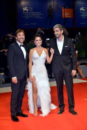 74th Venice Film Festival 2017, Red Carpet Film Loving Pablo . Pictured: Javier Bardem, Penelope Cruz, Fernando Leon de Aranoa  Copyright: xSimonexComi Veneziax xIPAx xVeneziax
