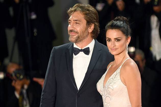 Spanish actor Javier Bardem and Spanish actress Penelope Cruz attend the premiere for Loving Pablo during the 74th Venice Film Festival in Venice, Italy. SEPTEMBER 6th 2017  PTYx171954