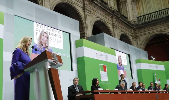 Königin Maxima in Mexiko Stadt Queen Maxima of the Netherlands talks during the 3rd Internaitonal Forum of Financial Inclusion at the National Palace in Mexico City, Mexico, 07 September 2017. Queen Maxima of the Netherlands visits Mexico for the 3rd International Forum of Financial Inclusion !ACHTUNG: NUR REDAKTIONELLE NUTZUNG!  Copyright: xJoséxMéndezx MEX002 20170907-636404078552547759