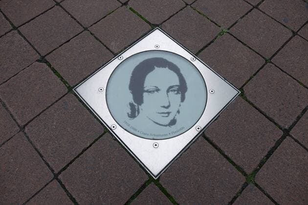 04.08.2017, Bonn, Bonngasse, Nordrhein-Westfalen, Weg berühmter Persönlichkeiten in Bonn, Bonn, Bonngasse, Weg berühmter Persönlichkeiten, Persönlichkeiten, berühmt, Clara Schumann, Pianistin *** 04 08 2017 Bonn Bonngasse North Rhine Westphalia Way Famous Personalities in Bonn Bonn Bonngasse Way Famous Personalities Personalities famous Clara Schumann Pianist