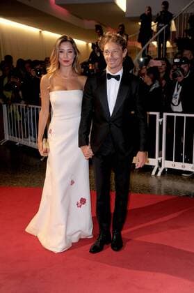 74th Venice Film Festival, Red Carpet film Il colore nascosto delle cose Pictured: Giorgio Pasotti, Felicia Cigorescu  Copyright: xAlbertoxTerenghi Veneziax2017x x xVeneziax