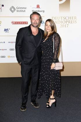 Sasha with Wife Juliet X-ray at the award Ceremony the German Radio price 2017 in the Elbphilharmonie Hamburg 07 09 2017 Foto:xH.xHartmannx xFuturexImage